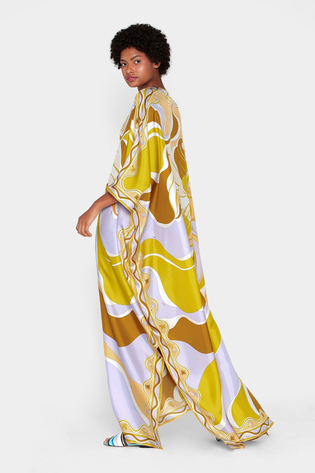 New Women's Wear Middle East Fashion Show Loose Large Size V-Collar Gold Elastic Knitted Travel Fashion Beautiful Dresses