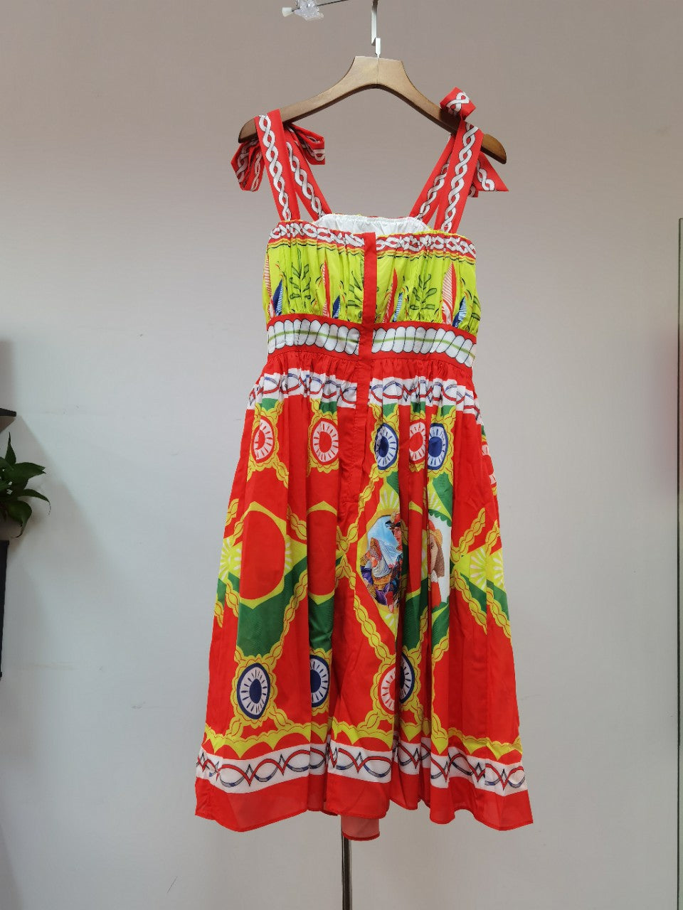 Fashion Runway Designer Inspired  Summer  Women's  "graphic" print pleated Mini dress