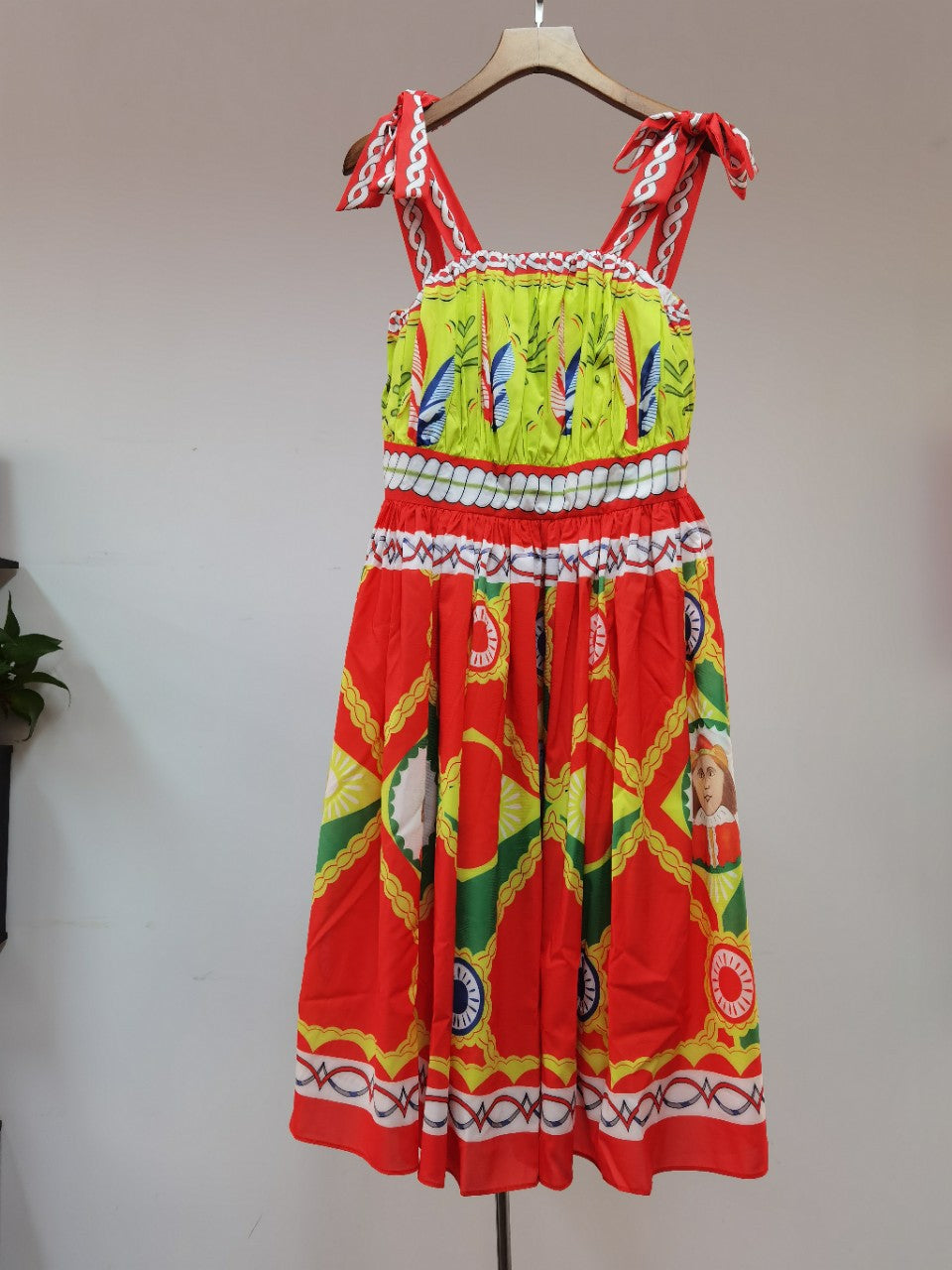 Fashion Runway Designer Inspired  Summer  Women's  "graphic" print pleated Mini dress